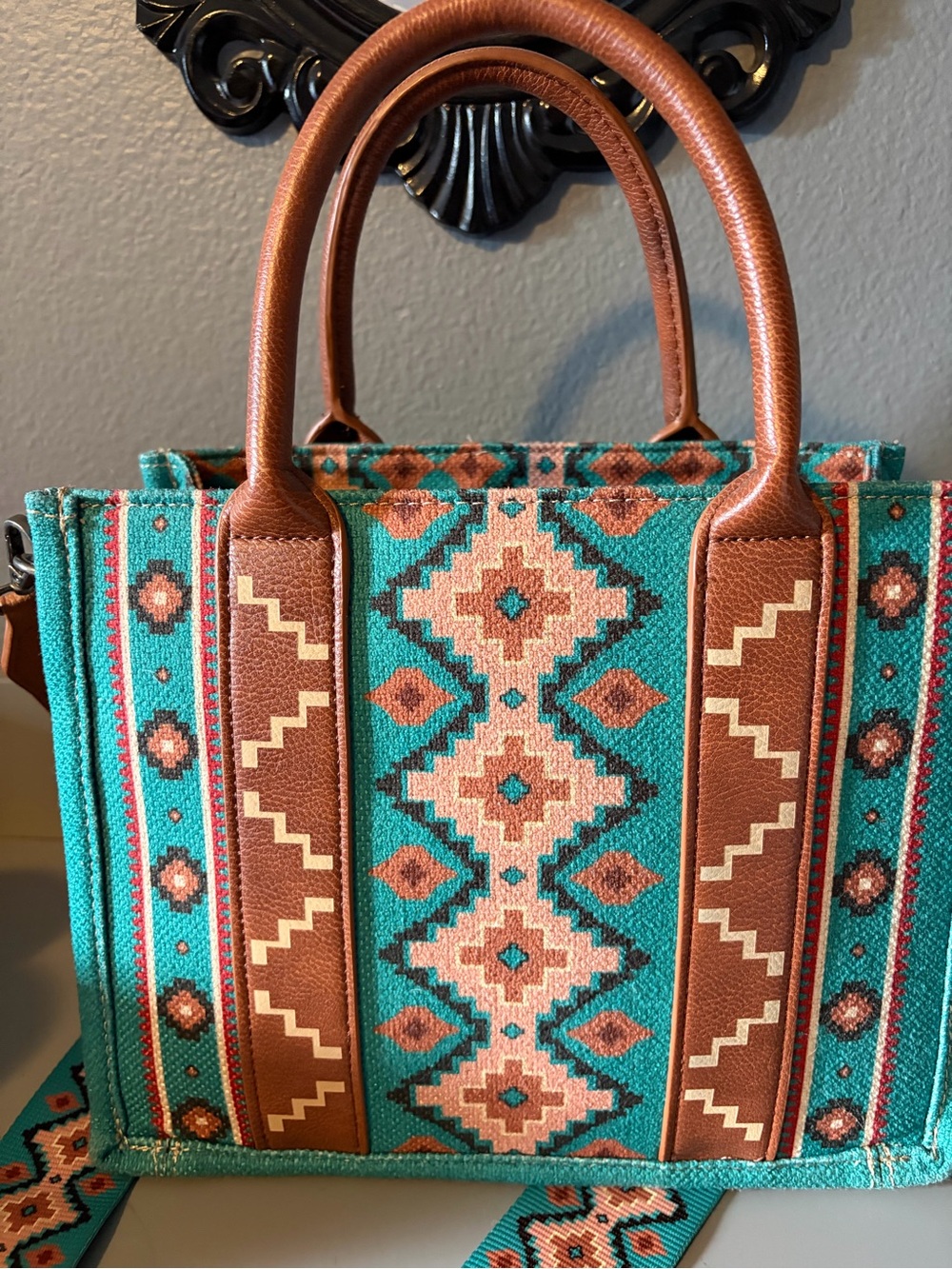 Wrangler Turquoise and Brown Southwestern Pattern Satchel with Embroidered Strap - Picture 3 of 6